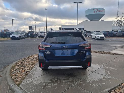 Certified 2022 Subaru Outback Touring XT image 4