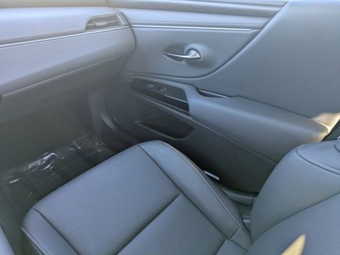 Used 2024 Lexus ES 350 w/ Premium Package image 14