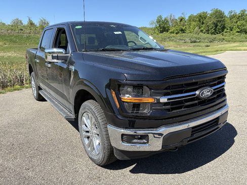 New 2026 Ford F150 XLT w/ Equipment Group 302A MID AWD/4WD image 7