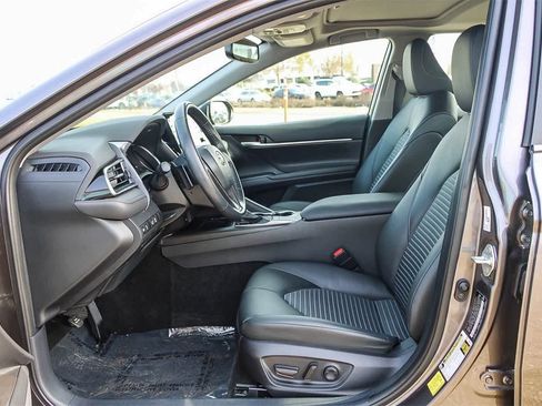 Used 2024 Toyota Camry SE w/ Audio Upgrade Package FWD image 13