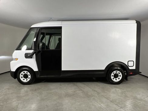 Used 2024 Chevrolet Brightdrop 400 w/ Commercial Equipment Package AWD/4WD image 2