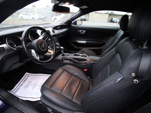 Used 2019 Ford Mustang GT image 31