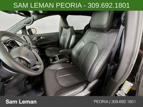 New 2026 Chrysler Pacifica Select image 20