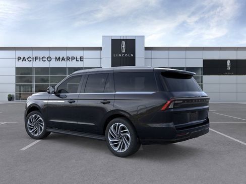 New 2026 Lincoln Navigator Premiere AWD/4WD image 4