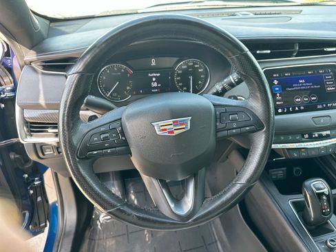 Used 2019 Cadillac XT4 Sport w/ Cold Weather Package FWD image 14