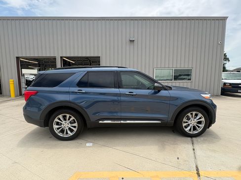 Used 2020 Ford Explorer XLT w/ Equipment Group 202A RWD image 7