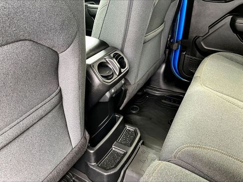 Used 2024 Jeep Wrangler Unlimited AWD/4WD image 25