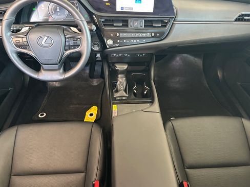Used 2025 Lexus ES 300h w/ Premium Package image 10