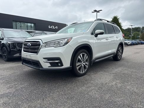 Used 2019 Subaru Ascent Limited w/ Popular Package #2A AWD/4WD image 2