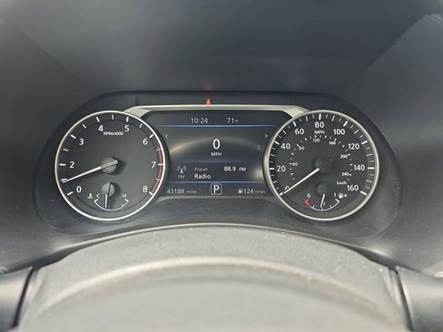 Used 2022 Nissan Sentra SR w/ SR Premium Package FWD image 23