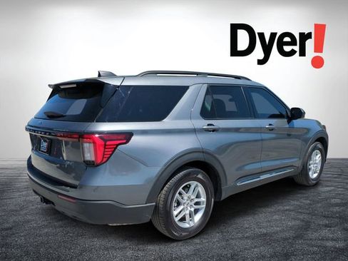 Used 2025 Ford Explorer Active RWD image 3