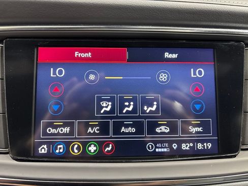 Used 2023 Buick Enclave Essence w/ Experience Buick Package AWD/4WD image 29