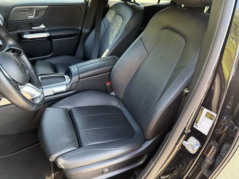 Used 2025 Mercedes-Benz GLB 250 4MATIC image 19