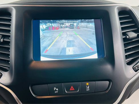 Certified 2021 Jeep Cherokee Latitude Lux AWD/4WD image 12