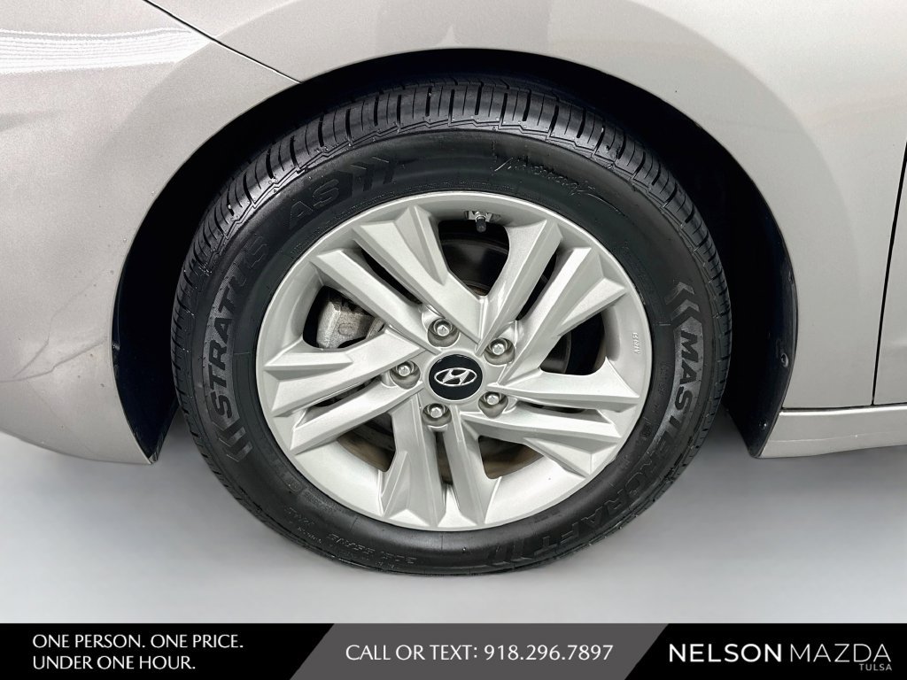 Used 2020 Hyundai Elantra SEL FWD image 12