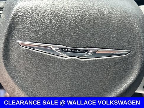 Used 2024 Chrysler Pacifica Touring-L FWD image 21