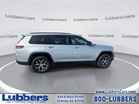 Used 2024 Jeep Grand Cherokee L Limited w/ Luxury Tech Group II image 9