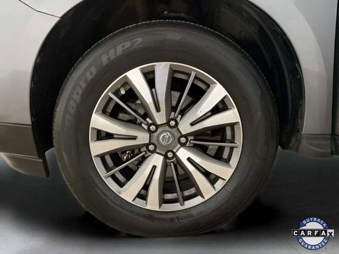 Used 2019 Nissan Pathfinder SV image 29