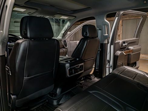Used 2020 GMC Sierra 3500 Denali w/ Denali Ultimate Package AWD/4WD image 24