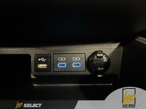 Used 2022 Toyota Highlander XLE image 13