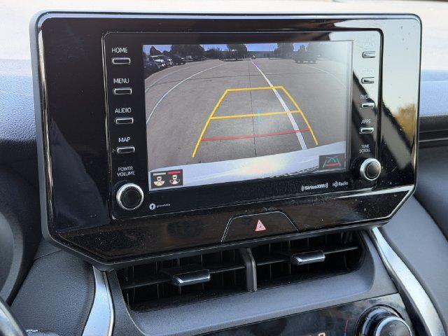 Used 2022 Toyota Venza LE AWD/4WD image 16
