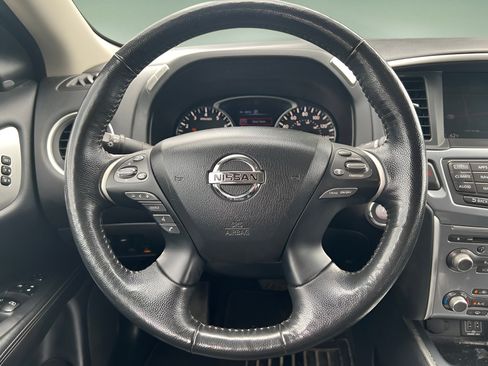 Used 2018 Nissan Pathfinder SL w/ Midnight Edition Package AWD/4WD image 18