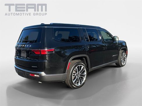 Used 2022 Jeep Wagoneer Series III w/ Premium Group I image 7