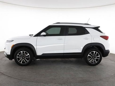 Certified 2025 Chevrolet TrailBlazer LT w/ Driver Confidence Package AWD/4WD image 7