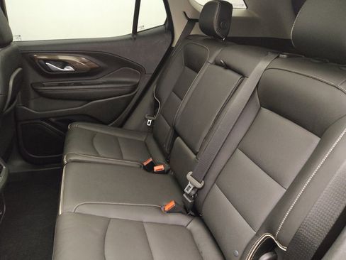 Used 2019 GMC Terrain Denali w/ Advanced Safety Package image 18