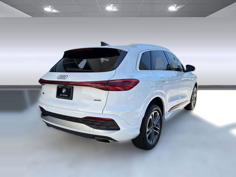 Used 2025 Audi Q5 Premium AWD/4WD image 9