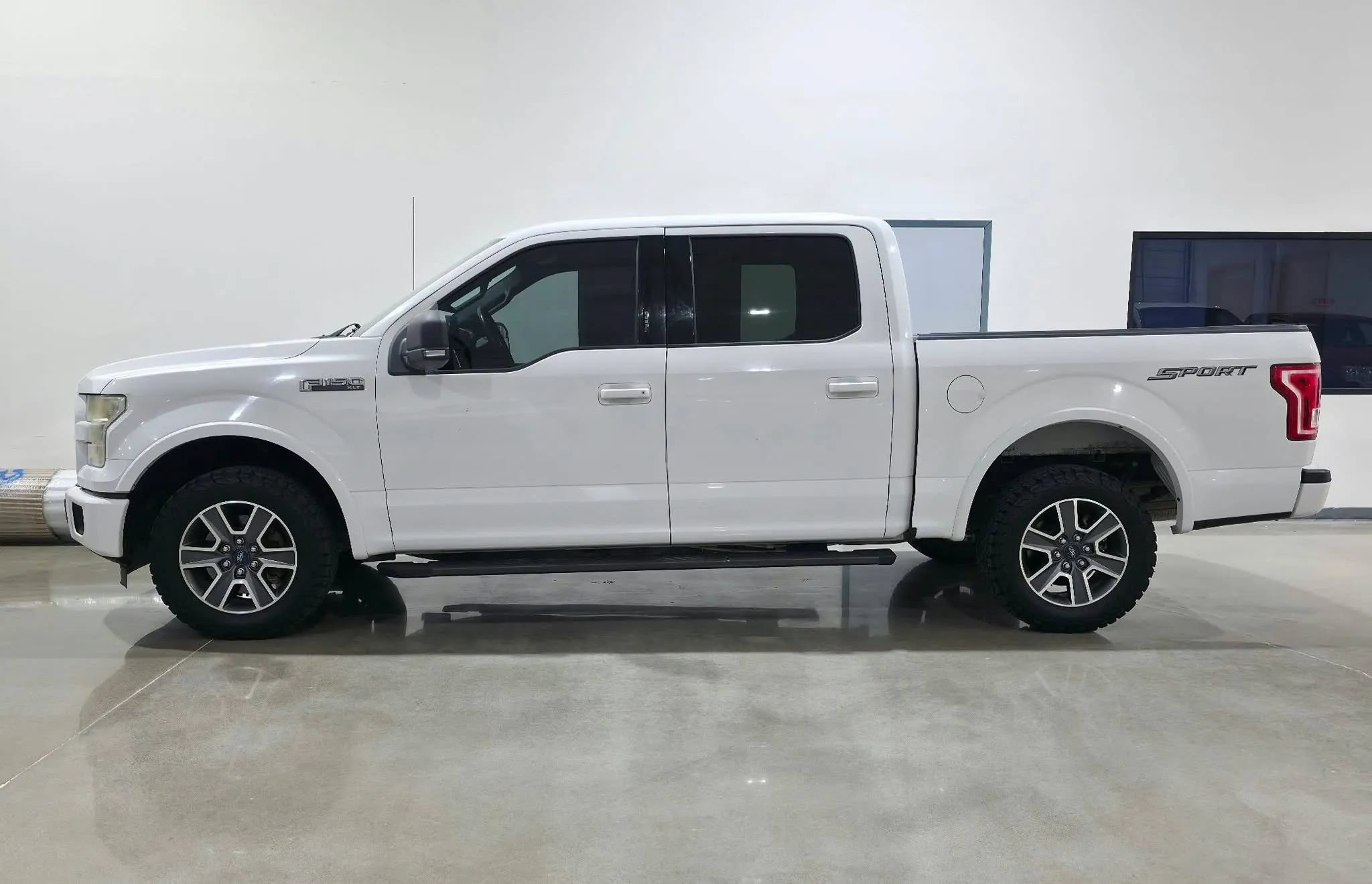 Used 2015 Ford F150 XLT w/ Equipment Group 301A Mid RWD image 6
