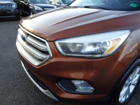 Used 2017 Ford Escape SE image 11
