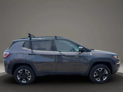 Used 2017 Jeep Compass Trailhawk w/ Popular Equipment Group AWD/4WD image 4