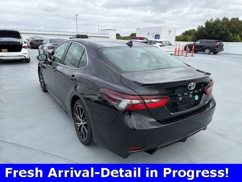 Used 2024 Toyota Camry SE image 25