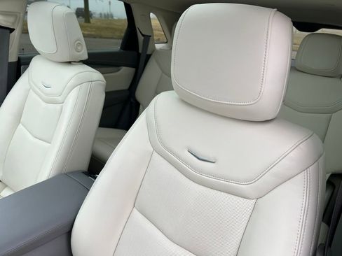 Used 2023 Cadillac XT5 Premium Luxury image 15