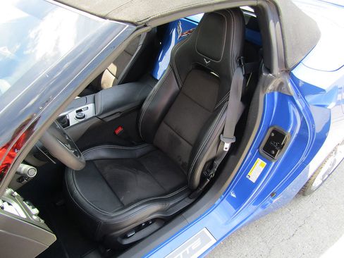 Used 2019 Chevrolet Corvette Stingray Convertible Z51 2LT RWD image 9