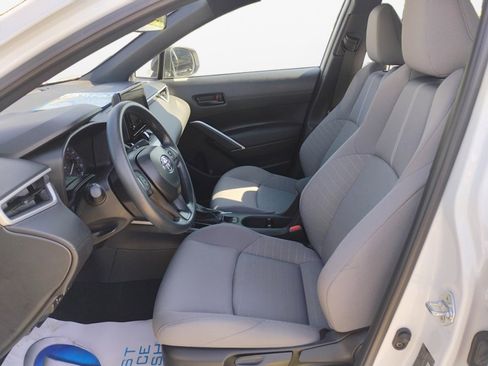 Used 2025 Toyota Corolla Cross AWD Hybrid image 11