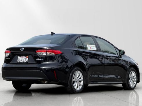 Used 2024 Toyota Corolla LE w/ LE Convenience Package image 4