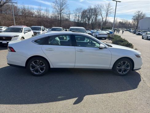 Used 2023 Honda Accord EX image 16