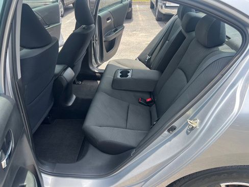 Used 2017 Honda Accord LX image 12