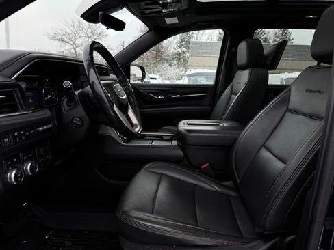 Used 2021 GMC Yukon Denali w/ Denali Ultimate Package image 16