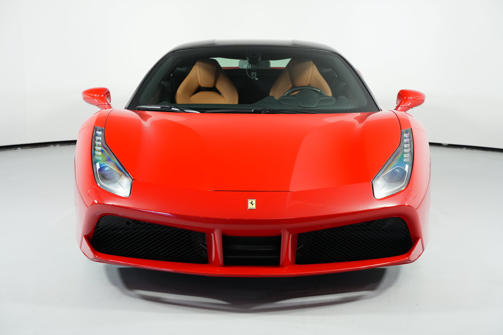 Used 2016 Ferrari 488 GTB RWD image 2