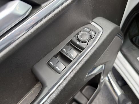Used 2023 Chevrolet Silverado 1500 LT AWD/4WD image 15