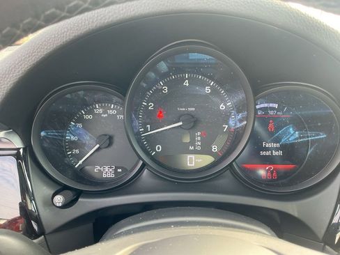 Used 2022 Porsche Macan Base image 13