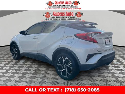 Used 2019 Toyota C-HR XLE image 4
