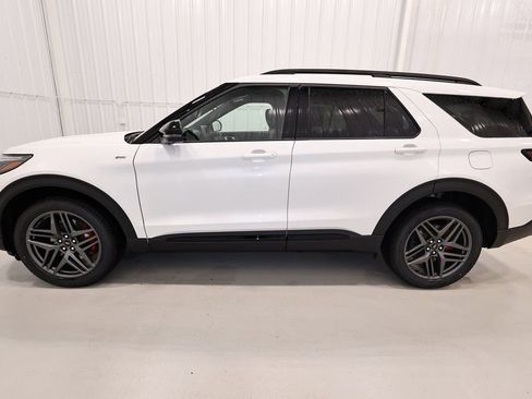 New 2026 Ford Explorer ST-Line w/ ST-Line Street Pack image 5