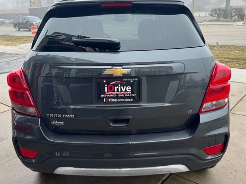 Used 2017 Chevrolet Trax LT w/ LT Convenience Package image 6