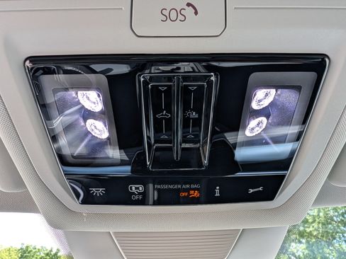 Certified 2026 Volkswagen Tiguan SE AWD/4WD image 30