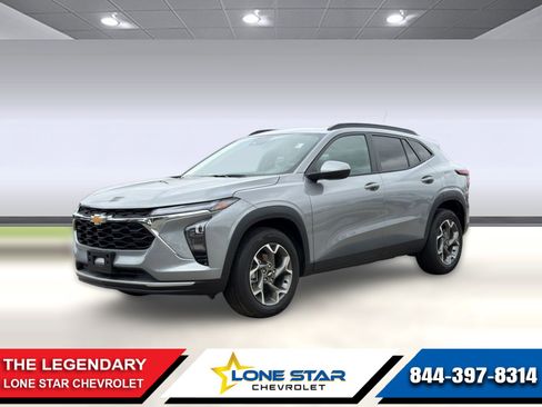 Certified 2025 Chevrolet Trax LT w/ Sunroof Package FWD image 1