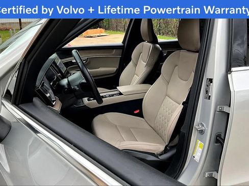 Used 2025 Volvo XC90 B6 Plus AWD/4WD image 33